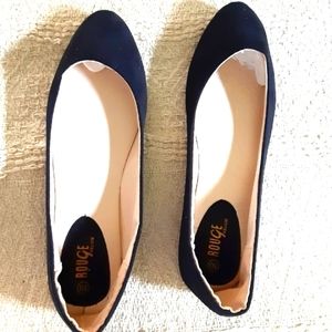 Rogue new York flat black slip on shoes sz9 1/2